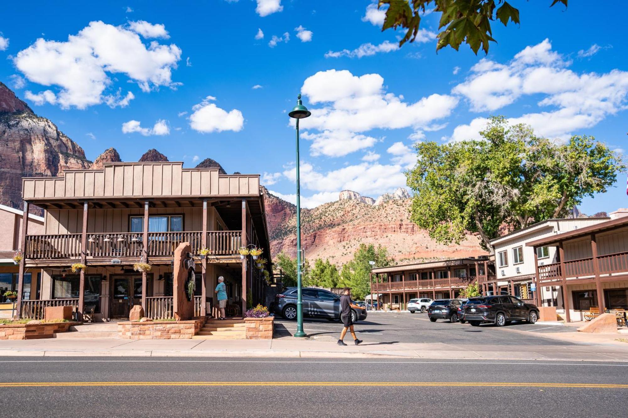 Pioneer Lodge Zion National Park-Спрингдейл Экстерьер фото