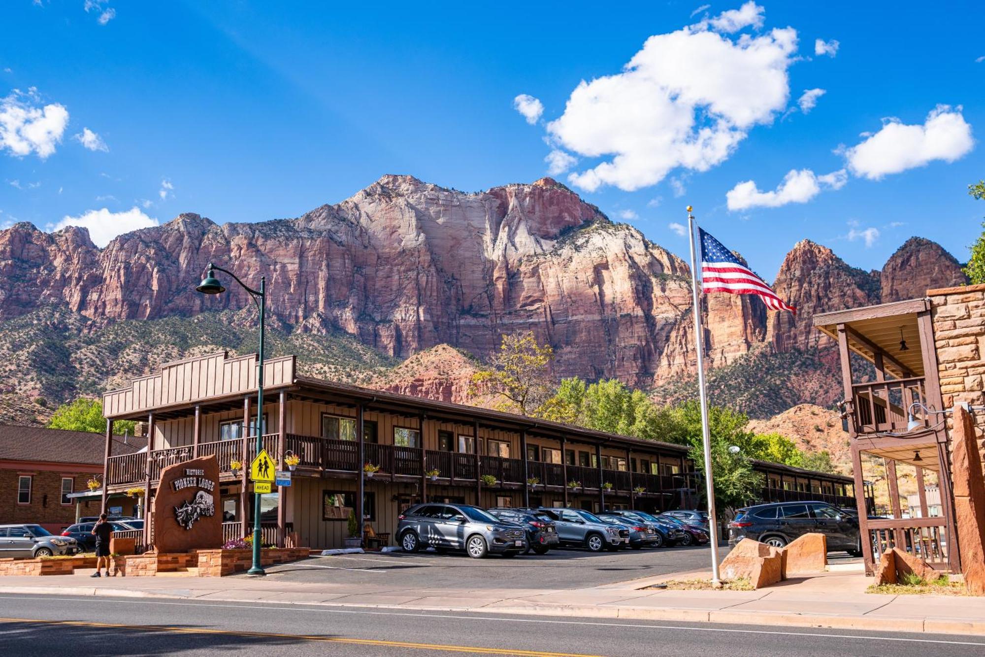Pioneer Lodge Zion National Park-Спрингдейл Экстерьер фото