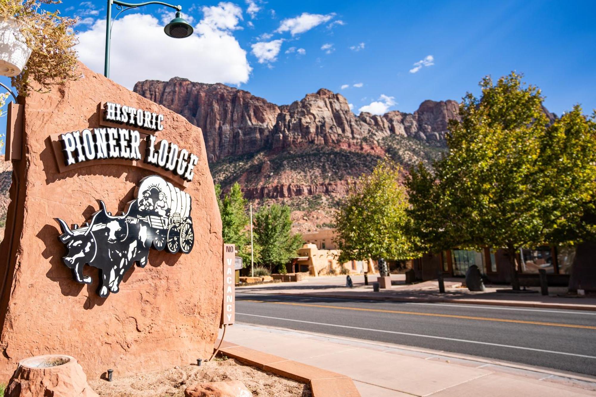 Pioneer Lodge Zion National Park-Спрингдейл Экстерьер фото