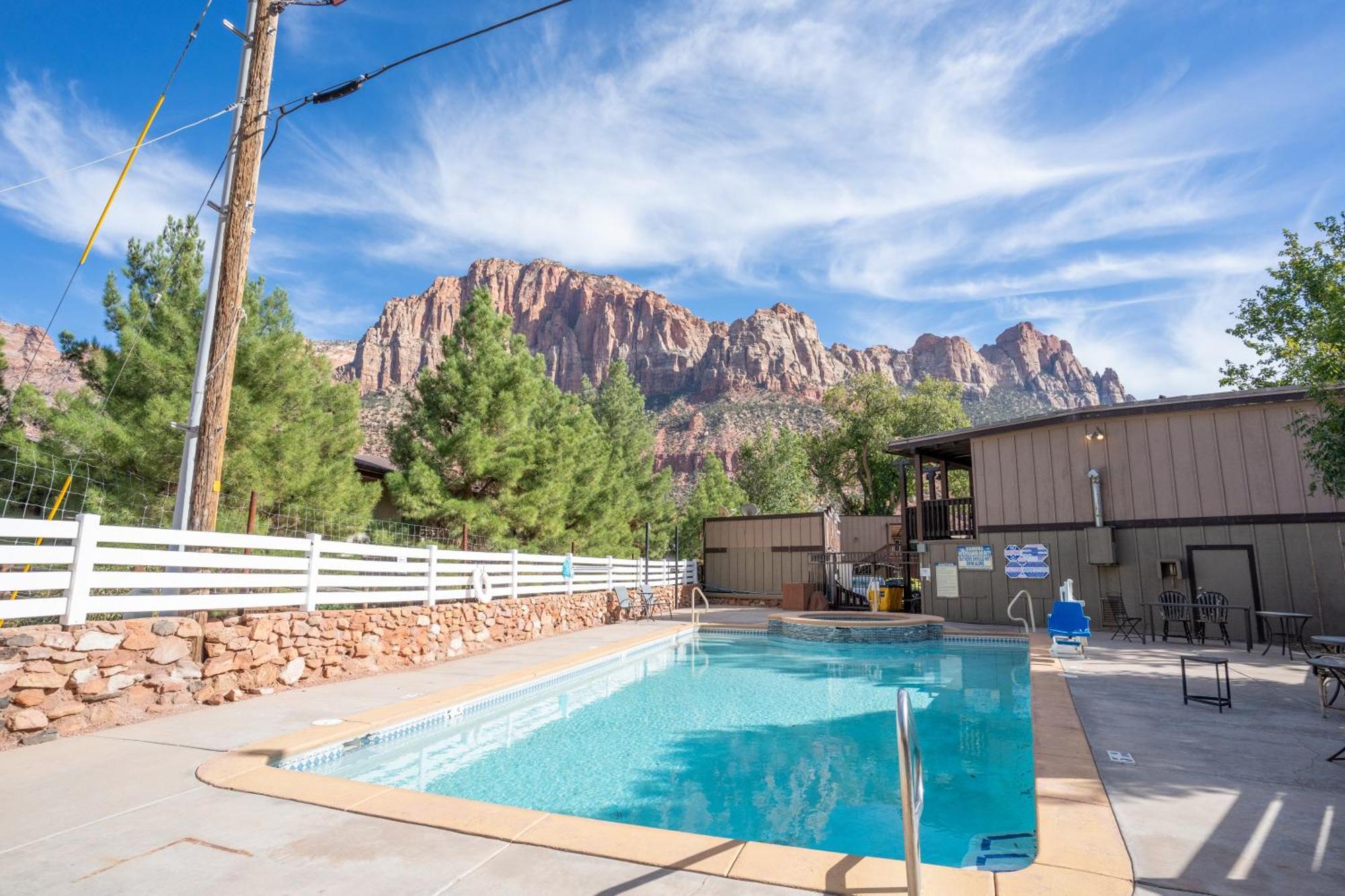 Pioneer Lodge Zion National Park-Спрингдейл Экстерьер фото