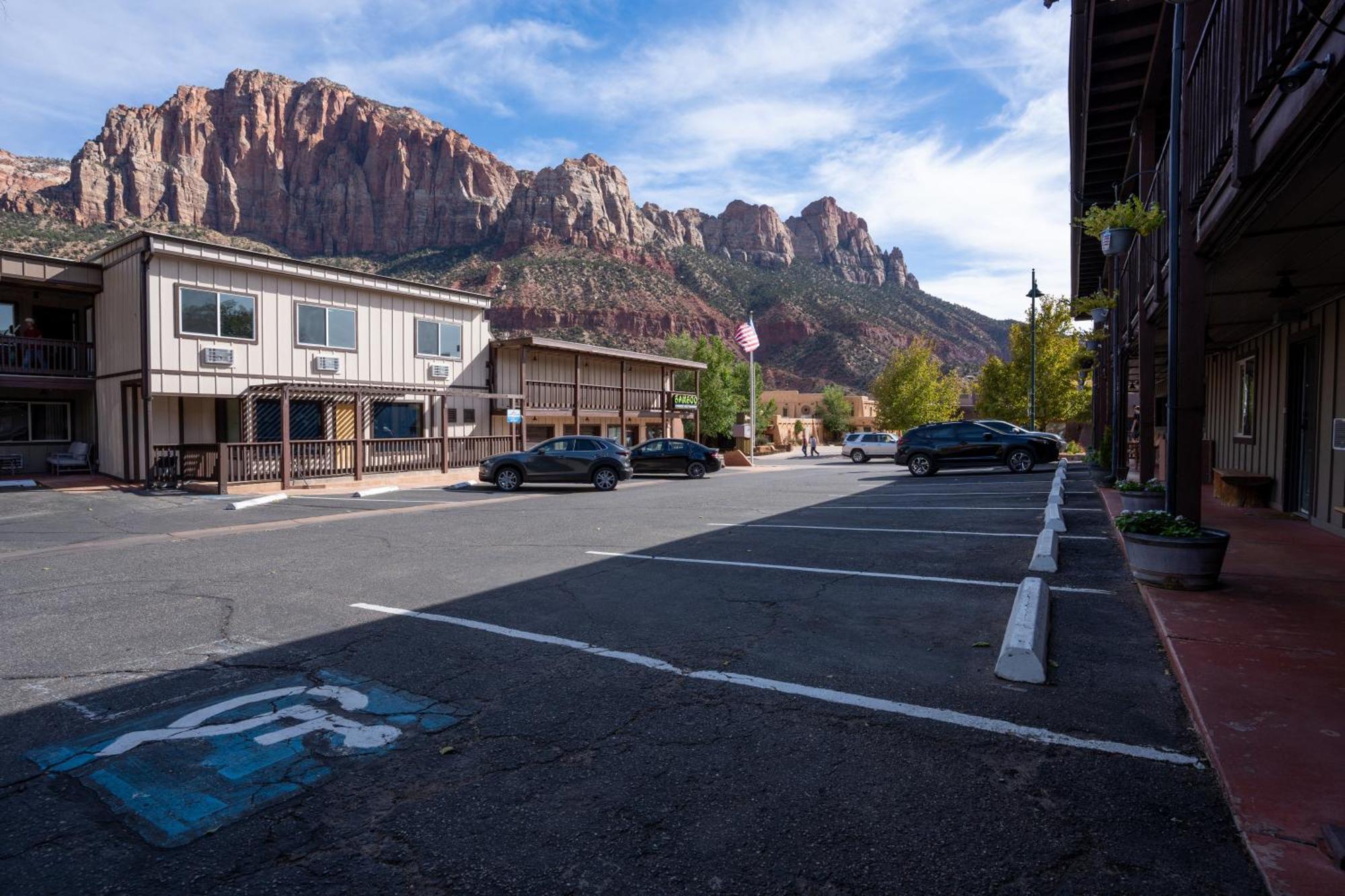 Pioneer Lodge Zion National Park-Спрингдейл Экстерьер фото