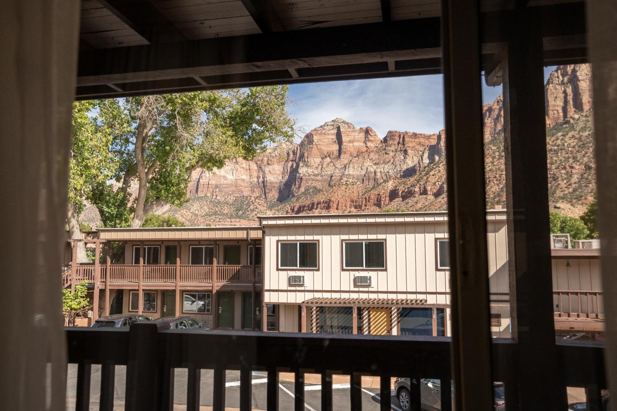 Pioneer Lodge Zion National Park-Спрингдейл Экстерьер фото